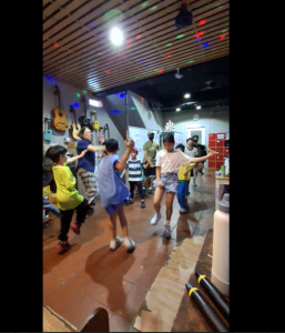 歡樂KTV派對，大展歌喉囉～